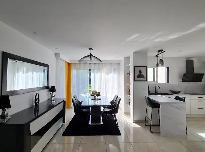 Villa Moderne Et Intimiste, à Quelques Minutes De La Baie De La Baule Pornichet