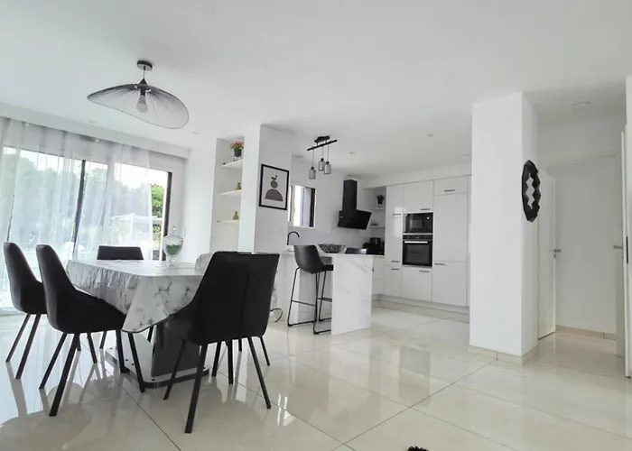 Villa Moderne Et Intimiste, à Quelques Minutes De La Baie De La Baule